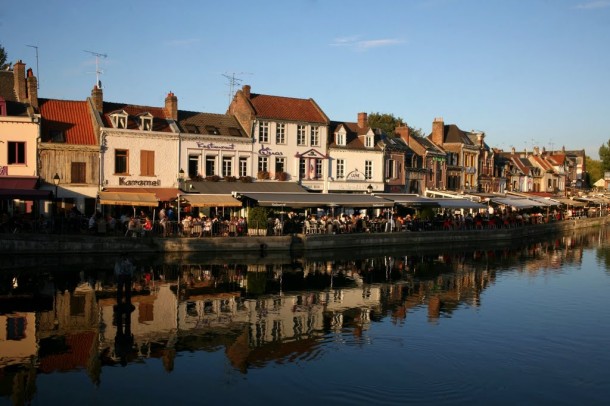 Amiens riverside cafe's