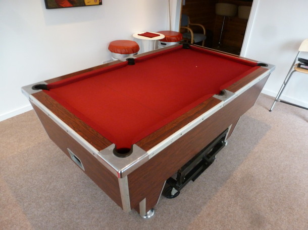 pool table 6ft superleague finsihed in red burgundy
